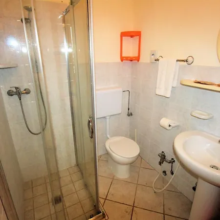 Climatizzato A 100 M Dal Mare E 50 M Dal Centro Bed and Breakfast